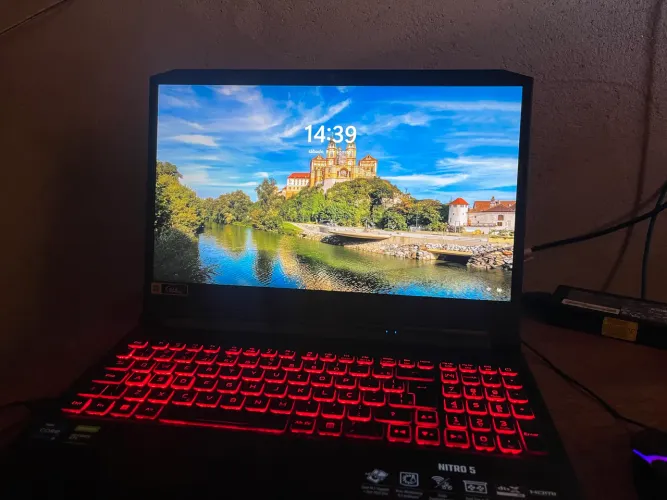 Vende se notebook gamer acer nitro 5 GTX 1650 8gb de ram