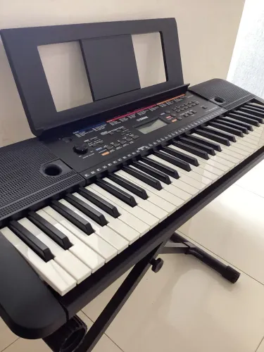 Teclado Yamaha PSR E263