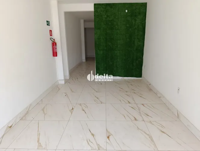 Loja disponível para locação no bairro Nossa Senhora Aparecida em Uberlândia - MG.