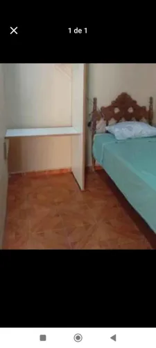 Alugo quarto mobiliado
