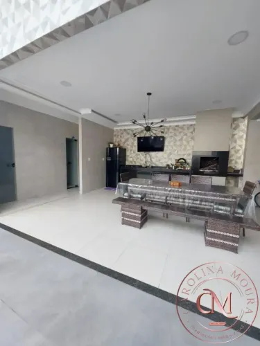 Condomínio Cidade Jardim 2 Casa com 4 quartos sendo 3 suítes, piscina. (com energia solar