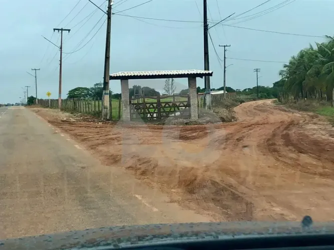 Terreno Plano, Amplo em Cumbe com Venda à Vista e Excelente Localização