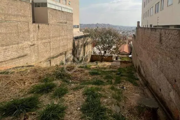 Lote à venda no Bairro Manacás