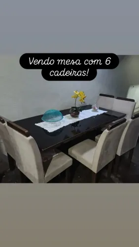 Mesa com 6 cadeiras