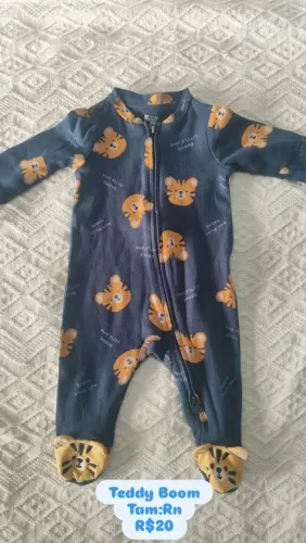 Vendo roupas masculinas infantisisadas, porém, em bom estado!