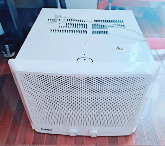 Vendo ar condicionado novo 10.000btus/110volts da consul gelando muito bem.