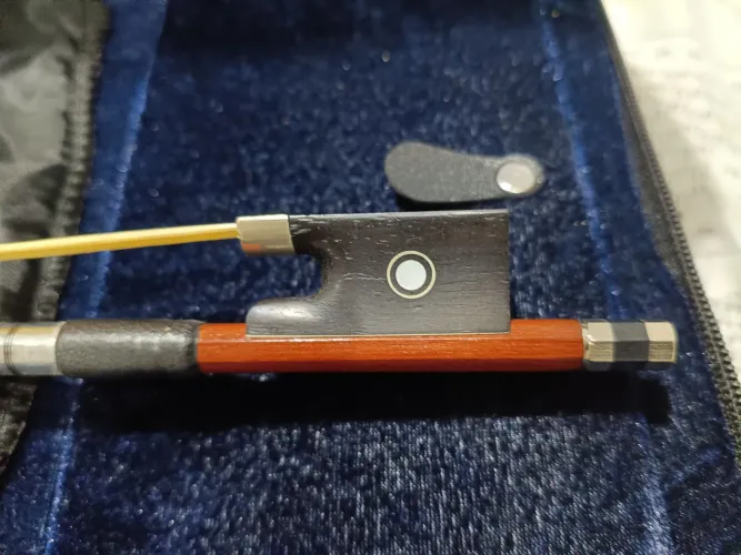 Arco semi-novo violino 4/4