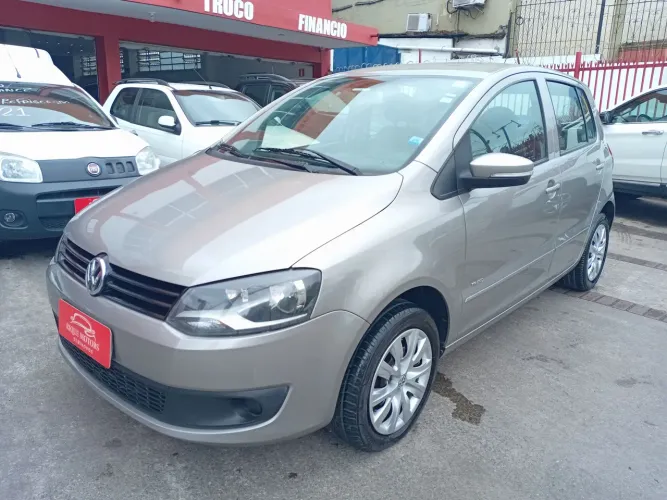 Volkswagen Fox 1.0 MI Total Flex 8V 5P 2012