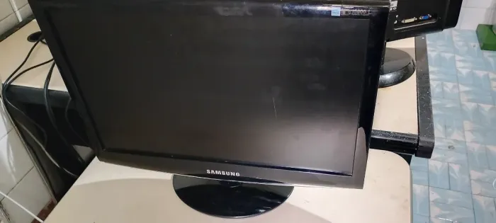 monitor Samsung SyncMaster 933BW Com defeito