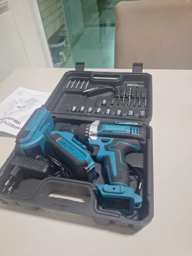 Vendo furadeira parafusadeira nova na caixa com maleta e assessorio