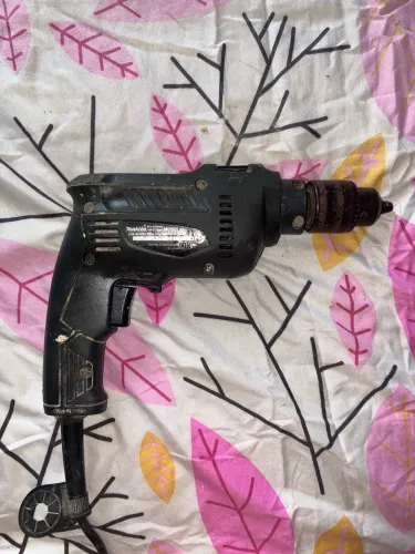 Furadeira Makita M0801 - Original com Fio (Usada)