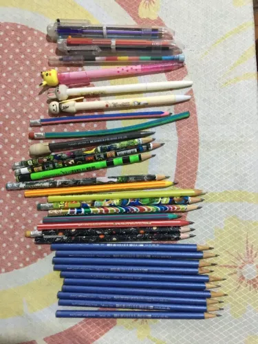 Kit Papelaria Lápis Lapiseiras e Canetas