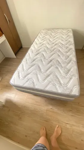 Cama Box de Solteiro + Colchão - R$ 250