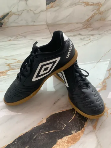 Chuteira umbro futsal