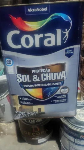 Tinta coral sol e chuva , muito resistente as ações do tempo além.de muito bonita!