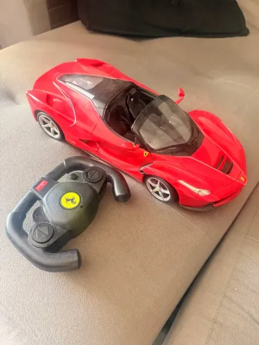 Carro Ferrari de controle remoto funcionando 100%