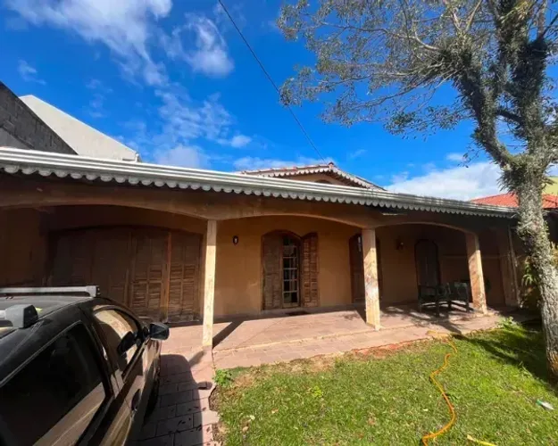 Casa 100m² com 2 Quartos (1 Suíte) + Terreno 384m² (12x32) no Xaxim