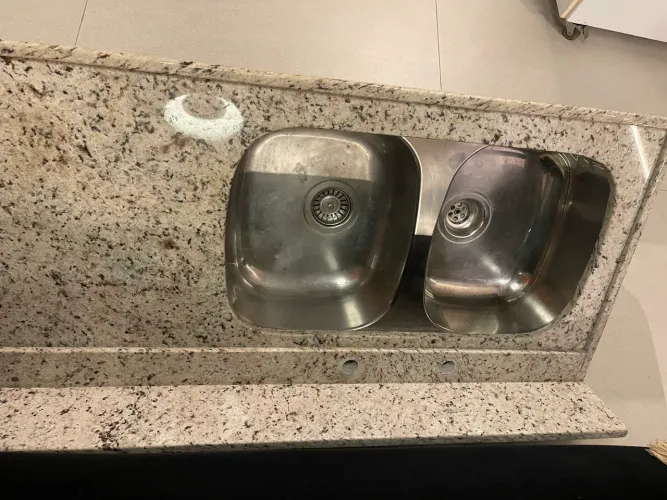 Pia granito com duas cubas