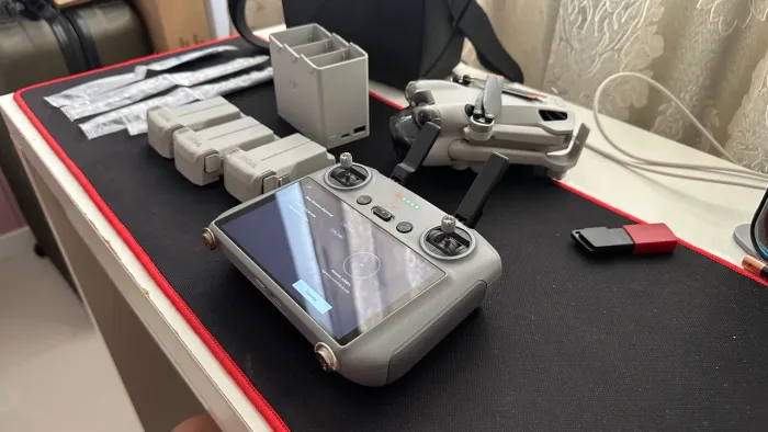 Drone DJI Mini 4 Pro - Combo Fly More