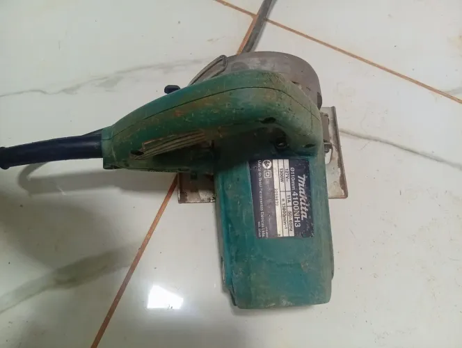 Vendo serra mármore makita funcionando perfeitamente 127 watts