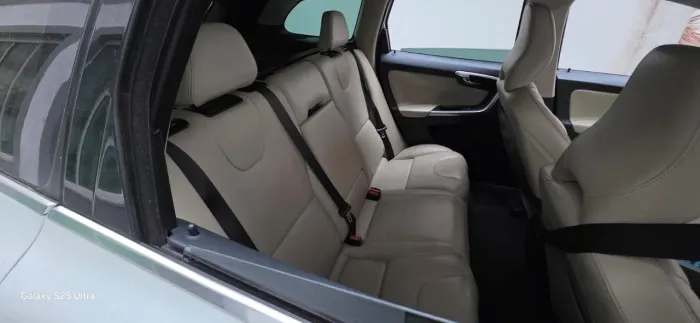 Volvo XC 60 T-5 Kinetic 2.0 245cv FWD 5P 2017