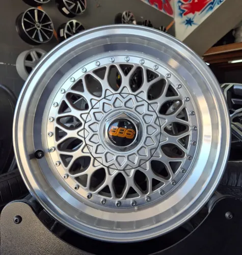 Jogo de rodas BBS RS aro 15 4x100 e 4x108