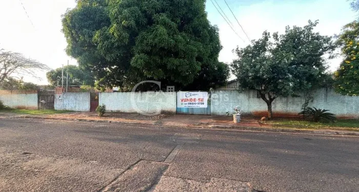 Imperdível! Casa à venda em Campo Grande-MS, Monte Castelo: 4 quartos, 1 banheiro, 300m²!