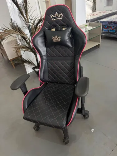 Cadeira gamer usada - 799,00 A vista ou 12x 76,02 no cartão de crédito