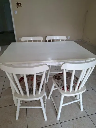 Mesa madeira 4 cadeiras