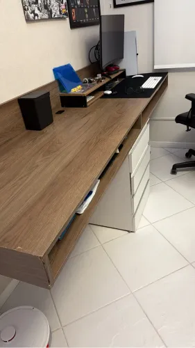 Doa-se mesa de escritório