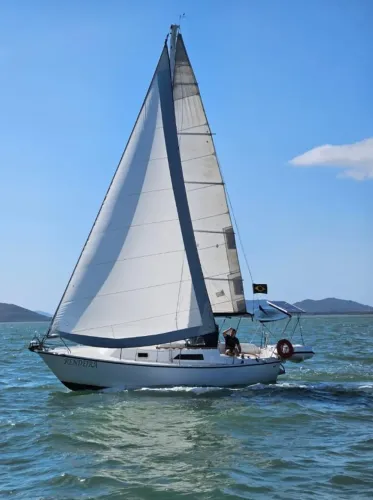 Veleiro Martinique 25 pés - Yanmar 2GM20 + Bote + Poita
