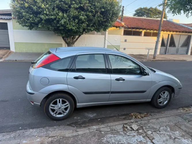 Ford Focus 2.0 16v/ 2.0 16V Flex 5P 2005