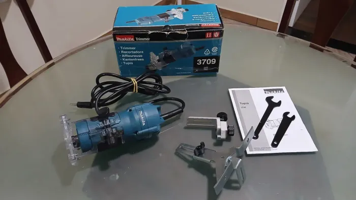 Tupia Makita 3709 220-230v seminova
