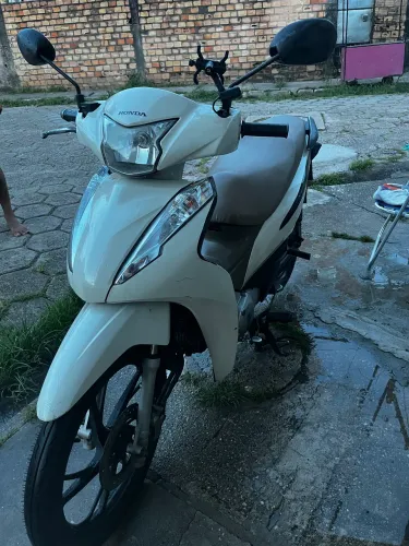 Moto Biz 125 quitada