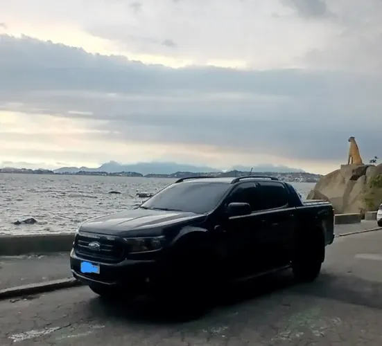 Ford Ranger Black 2.2 4X2 CD Diesel AUT 2022