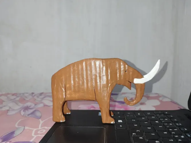 Mastodonte de papelão 