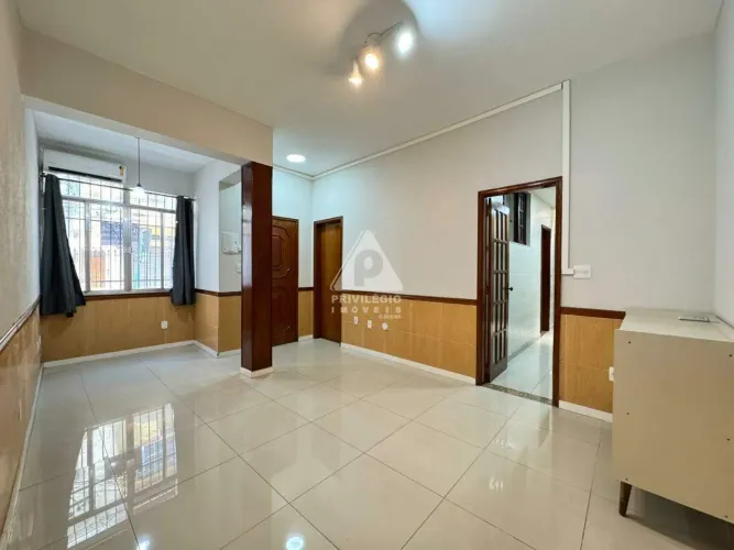 Apartamento acolhedor em típico Predinho charmoso na Urca.