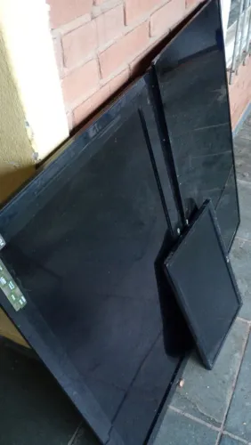 3 tvs pra retirada de peça tela ruim e uma impressora Canon g3100 pra retirada de peças 
