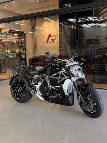 Ducati XDiavel S 2017 | Exclusiva e muito conservada