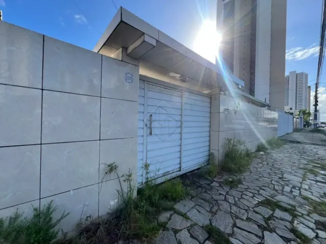 Casa a venda com 3 quartos, 2 suites, 5 vagas no Bairro dos Estados - Joao Pessoa/PB