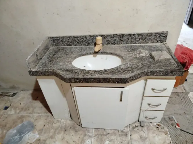 Pia de granito com móvel