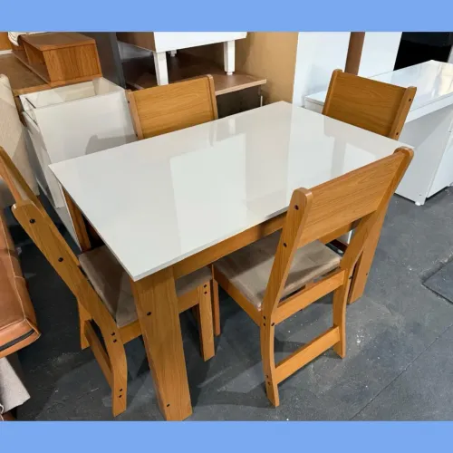Mesa com 4 cadeiras - entregamos hoje
