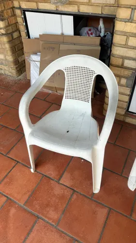 Cadeira plástica