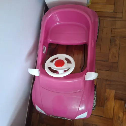 Carrinho infantil pedal