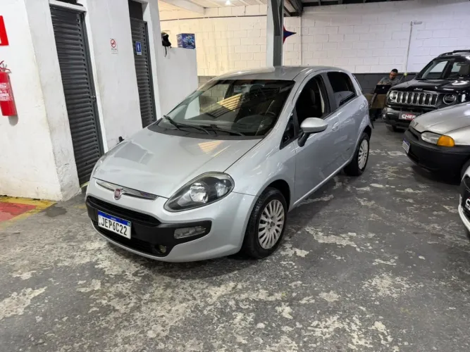 Fiat Punto Attractive 1.4 Fire Flex 8V 5P 2013