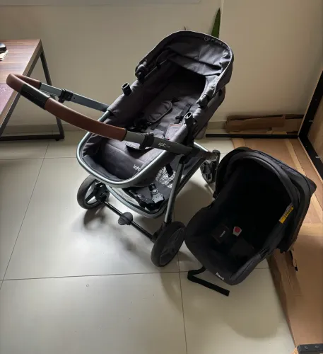 Carrinho bebê 3 em 1 Infanti em perfeito estado