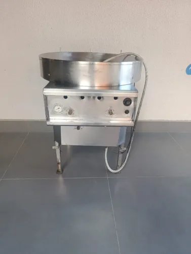 Pasteleira Completa + Freezer + Forno + Cadeiras (Tudo Funcionando)