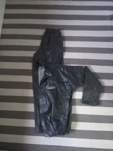 Capa de chuva marca DELTA TAM G