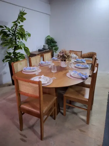 Conjunto Mesa prime 100% madeira c/ 8 cadeiras