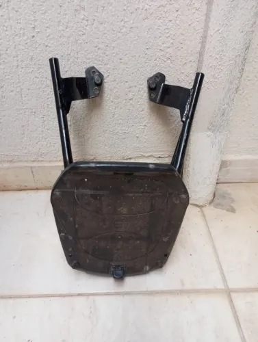 Baú para moto GIVI (27 litros)